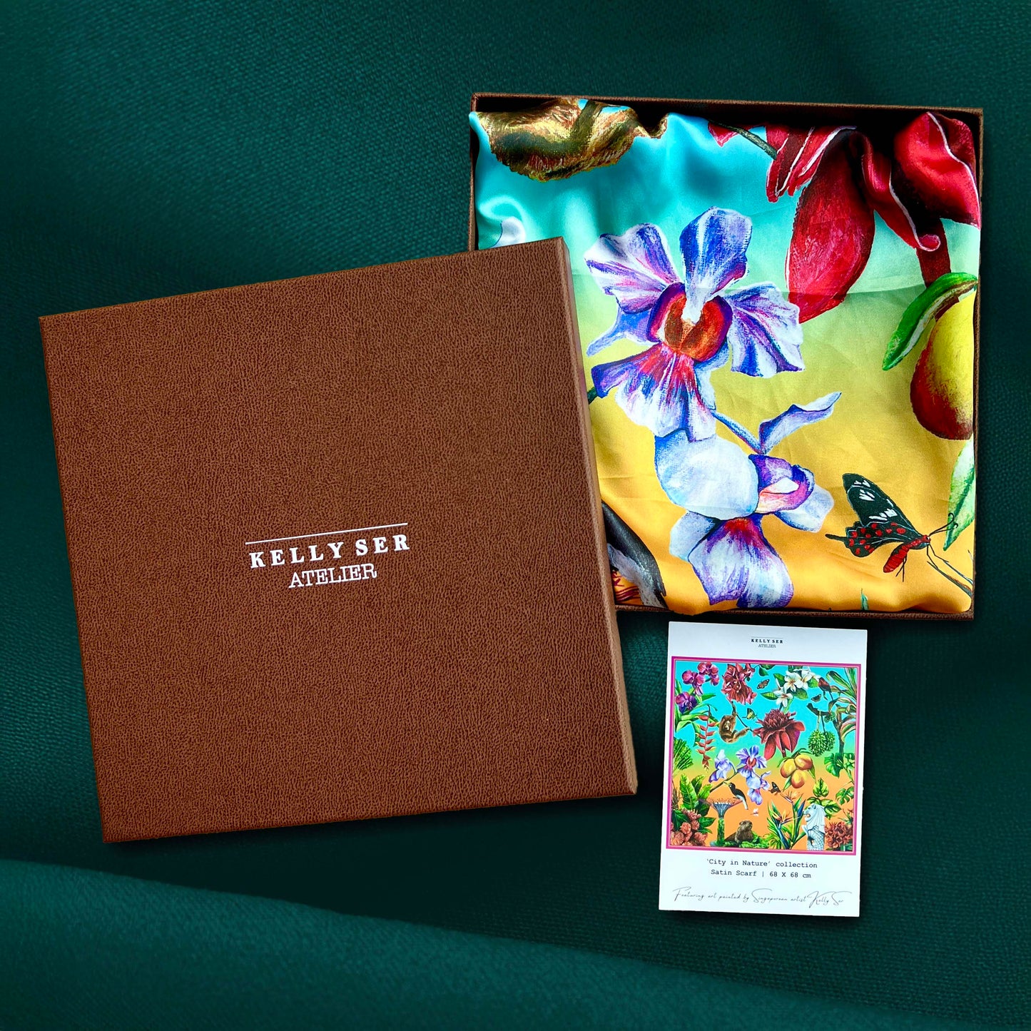 #singaporeart #singaporeartscarf #singaporescarf #singaporecorporategift #singporepremiumgift #uniquesingaporeart #singaporefemalegift #artscarves #corporategifting #customisedsingaporegift #giftbox