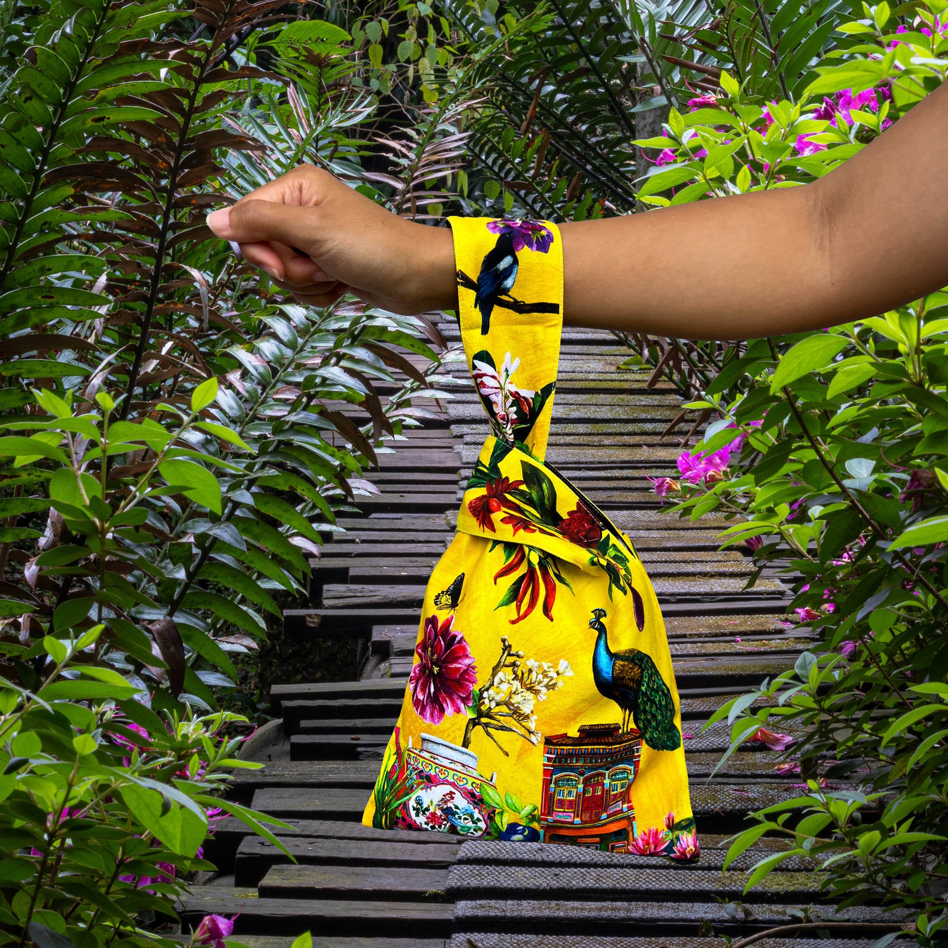 Japanese Knot Bag
Preanakan Treasures Artwork
Peranakan Treasures
Singapore Souvenir
Singapore Gift
Peranakan Style
Kelly Ser Art
Peranakan tiles
Peranakan culture
Singapore Peranakan
Nyonya plate
Joo Chiat Peranakan
Peranakan souvenirs
Cat Socrates Peranakan
Shophouse 
Peranakan porcelain
